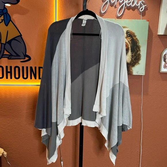 Lululemon Hatha Wrap Shawl - Picture 2 of 5